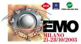 Evenemangsaffisch för EMO i Milano, som hölls 21-28 oktober 2003, med mekaniska bilder och logotyper för organiserande enheter.